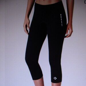 NAVISKIN Black Fitted Padded Capri Cycle Pants